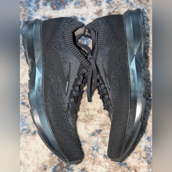 Brooks Levitate 2 Black Running Shoes - Picture 2 of 8